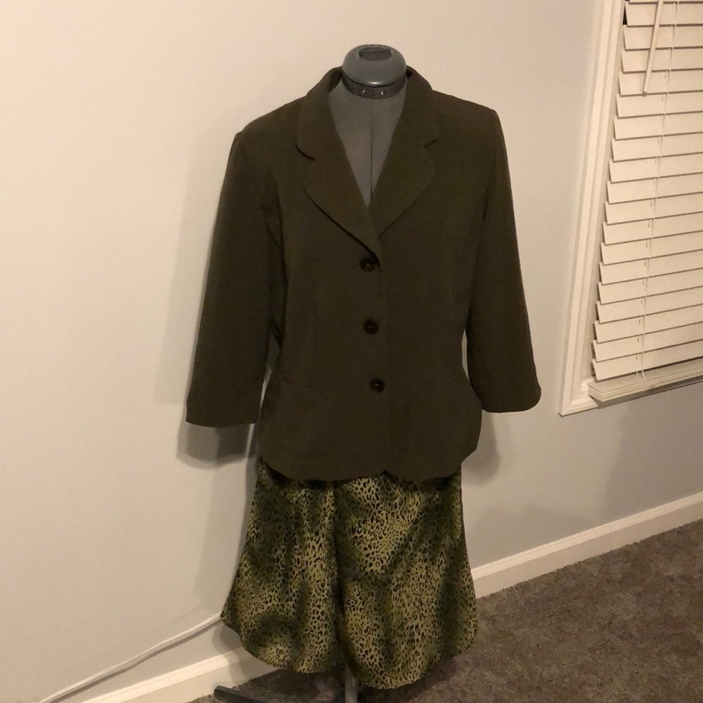 Danny & Nicole suit